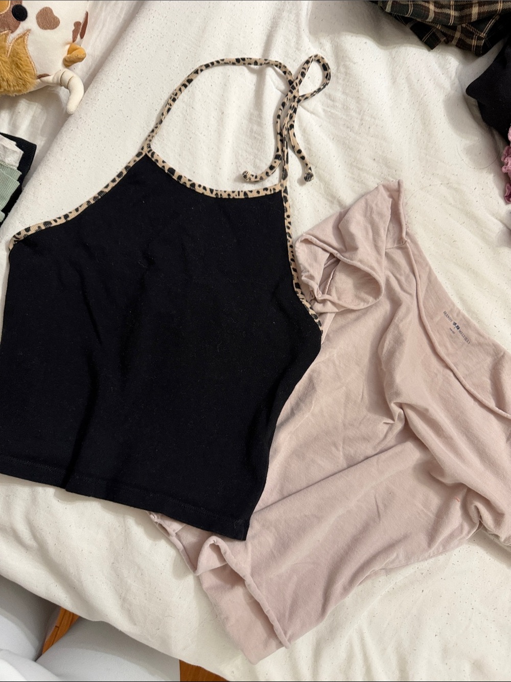 Brandy Melville Cropped halter black leopard print lined top